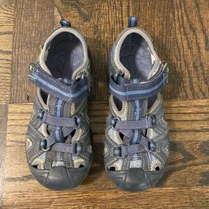 Kid’s Merrell Sandal